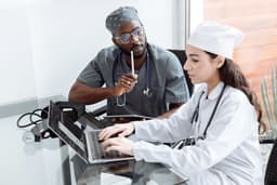 Male Nurses in Australia: Career Opportunities, Acceptance and How to Get Started
